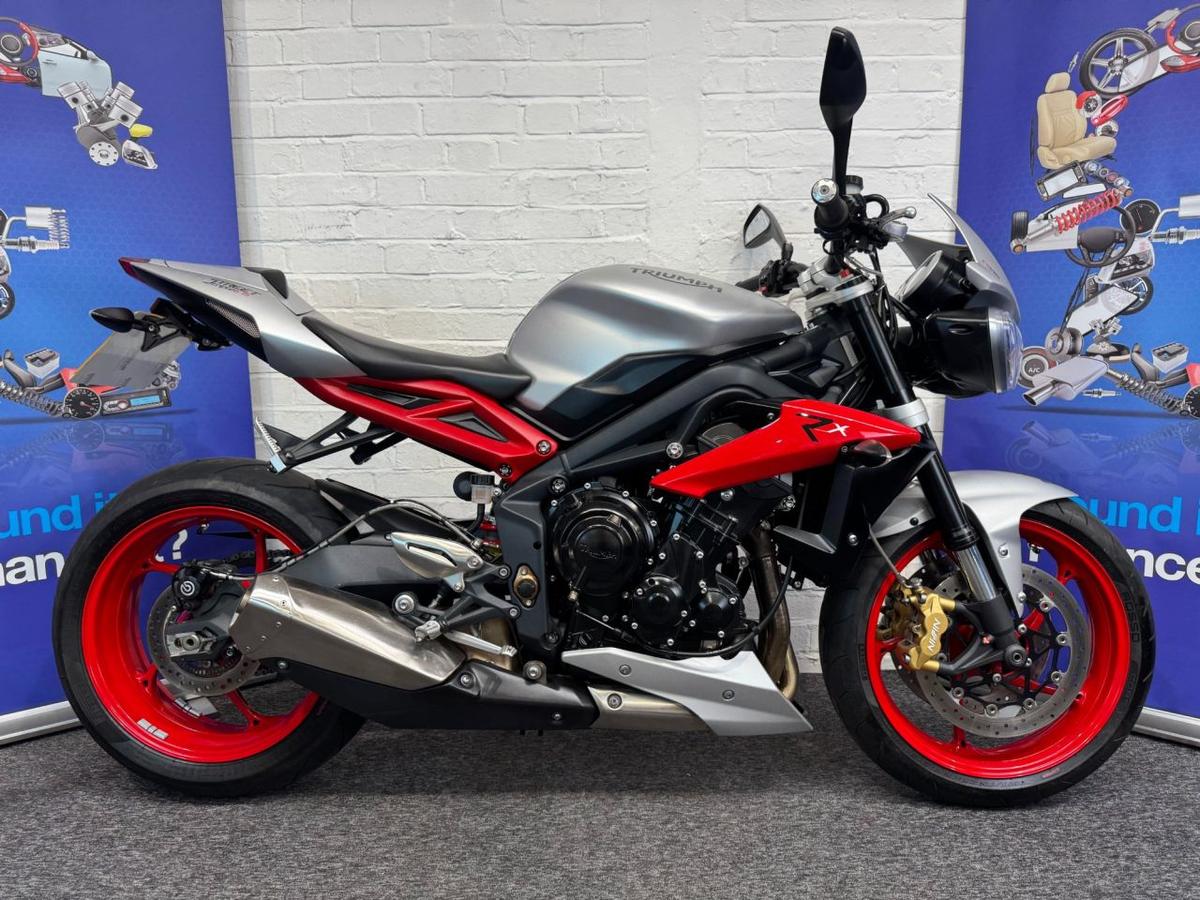 Check out this Triumph Street Triple 675 2015 Petrol Manual