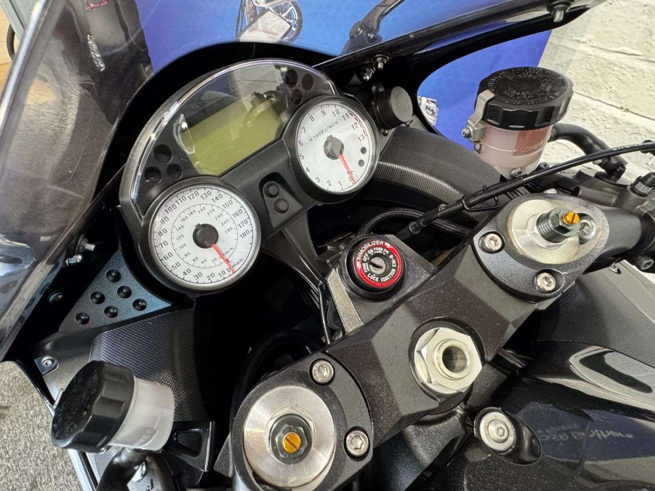 2010 KAWASAKI ZZR1400 2010 KAWASAKI ZZR1400