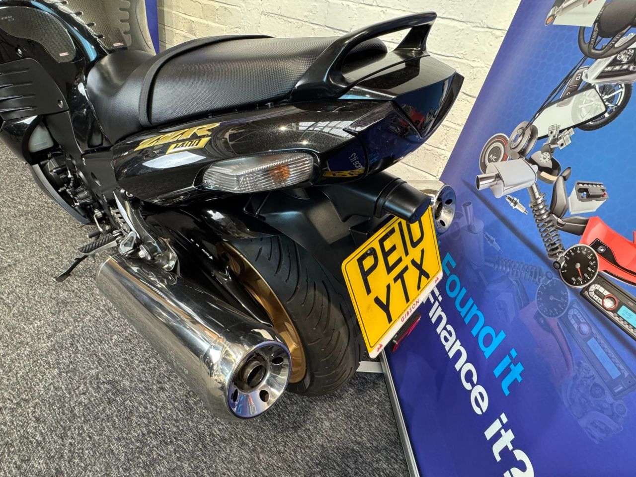 2010 KAWASAKI ZZR1400 2010 KAWASAKI ZZR1400