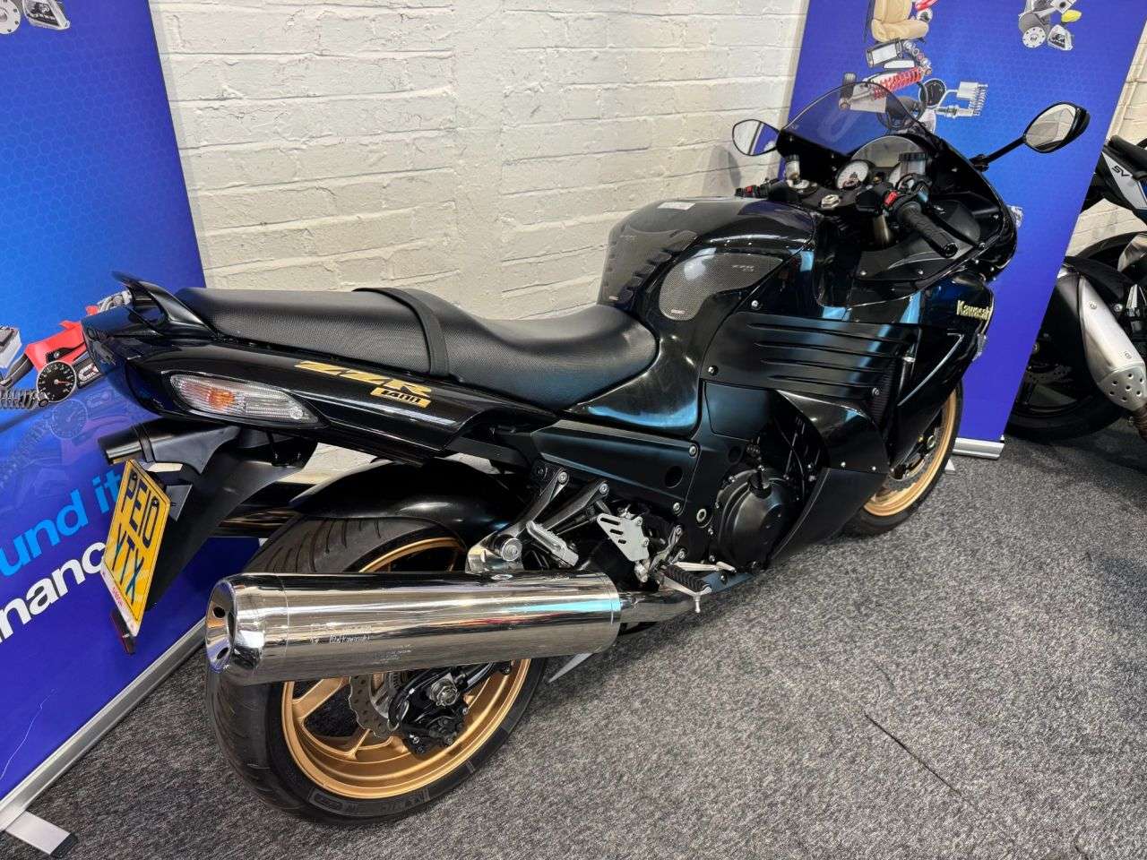 2010 KAWASAKI ZZR1400 2010 KAWASAKI ZZR1400