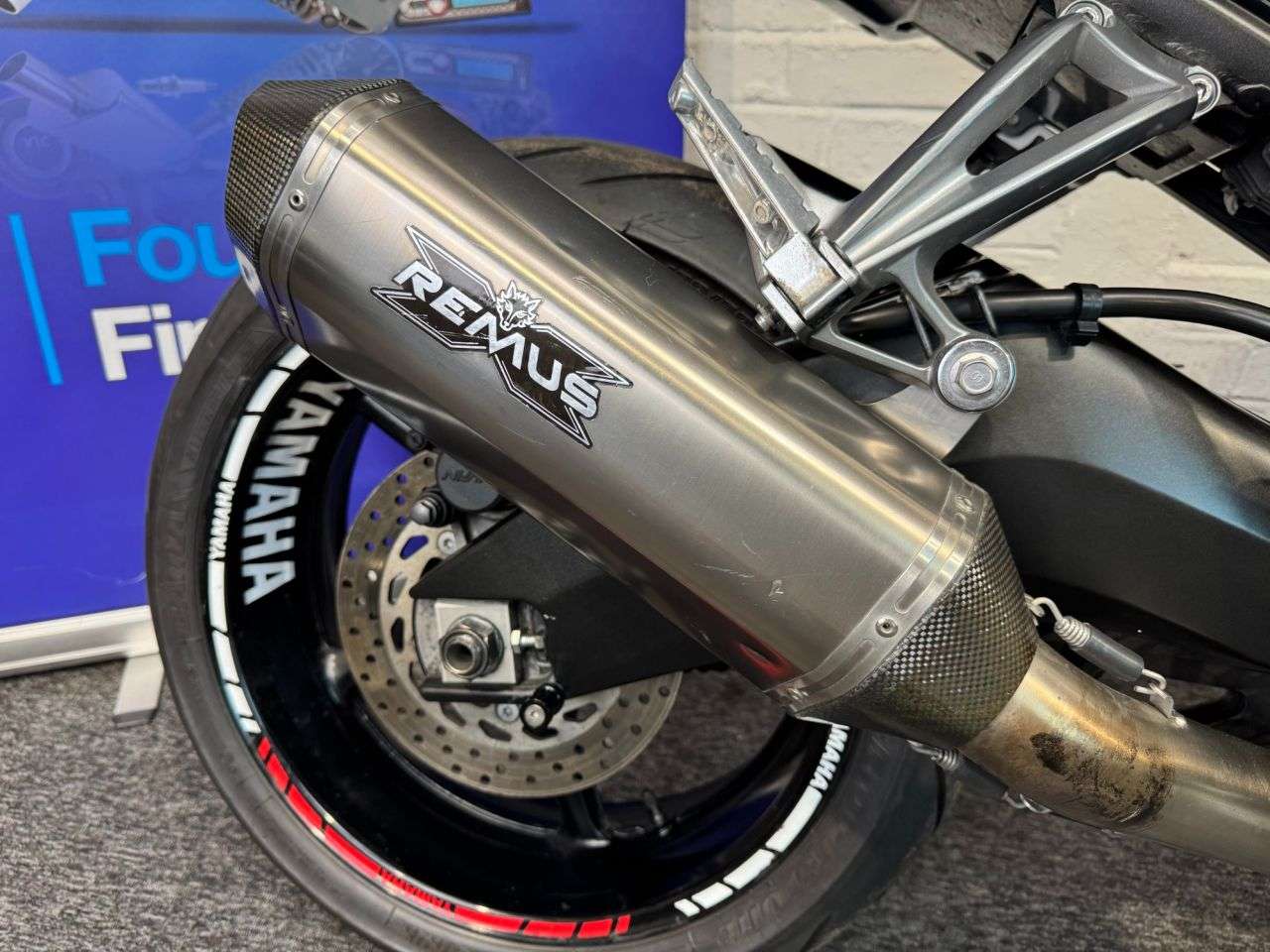 2008 YAMAHA FZ1 2008 YAMAHA FZ1