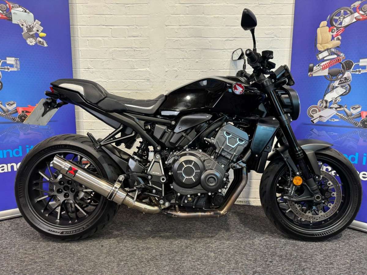 Check out this Honda Cb1000r 2022 Petrol Manual