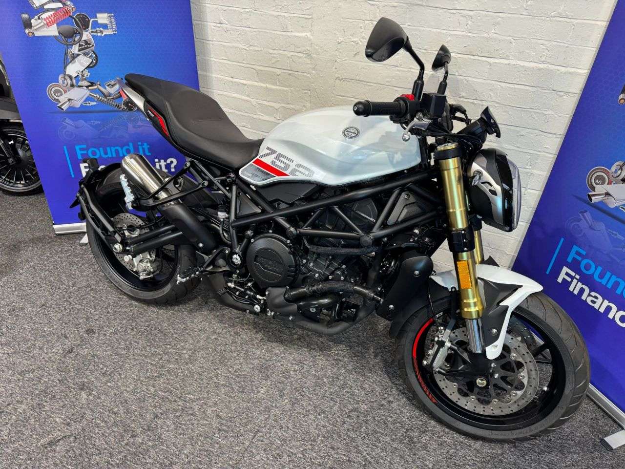 null BENELLI 752S null BENELLI 752S