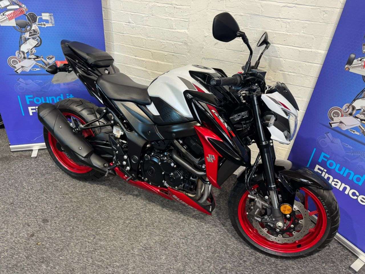 2020 SUZUKI GSX-S750 2020 SUZUKI GSX-S750