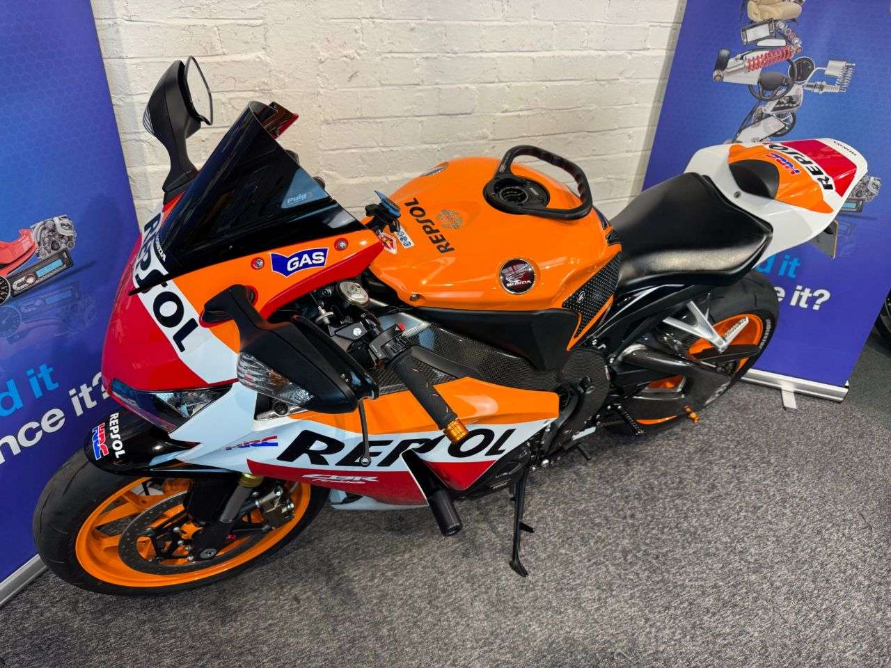 null HONDA CBR1000RR FIREBLADE null HONDA CBR1000RR FIREBLADE