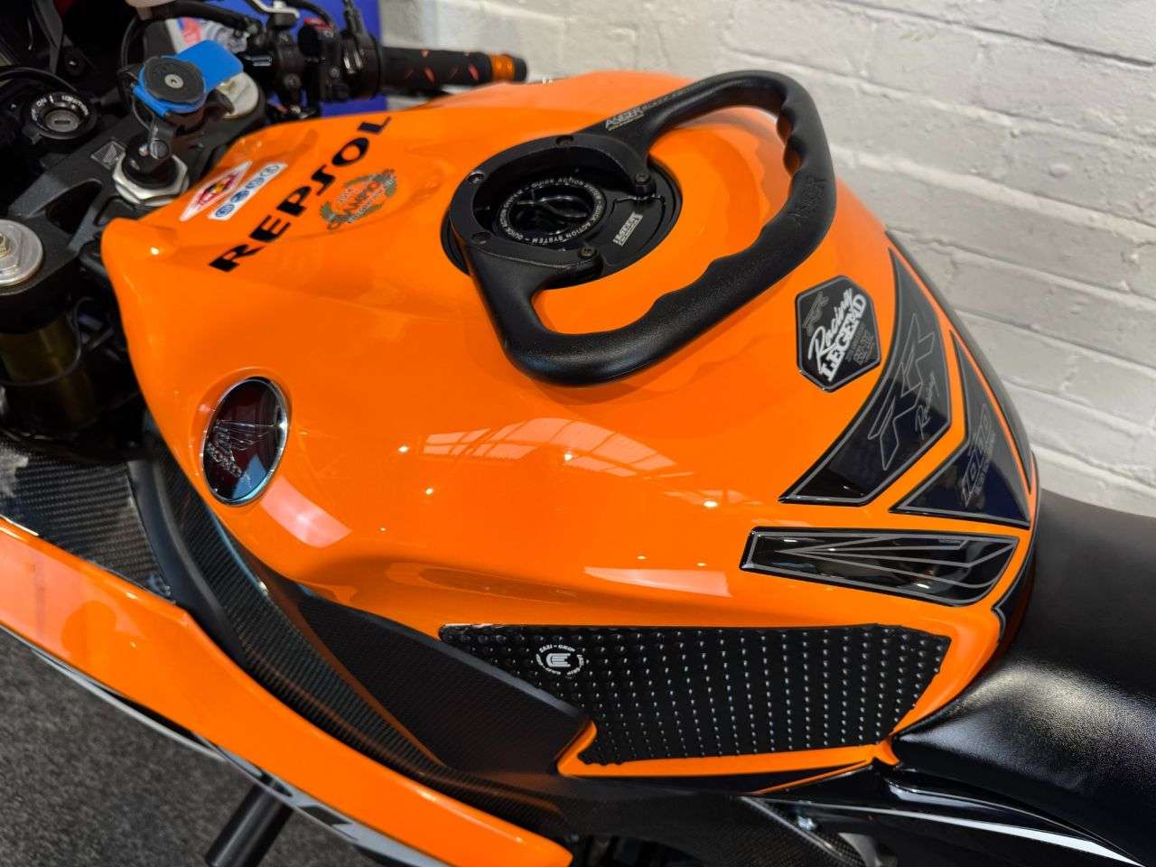 null HONDA CBR1000RR FIREBLADE null HONDA CBR1000RR FIREBLADE