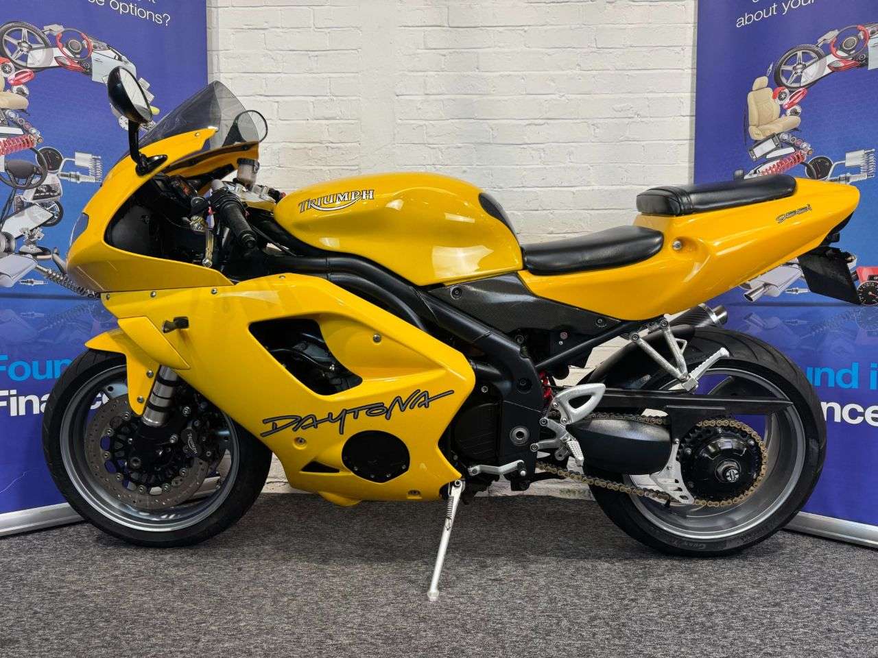 2007 TRIUMPH DAYTONA 955 2007 TRIUMPH DAYTONA 955