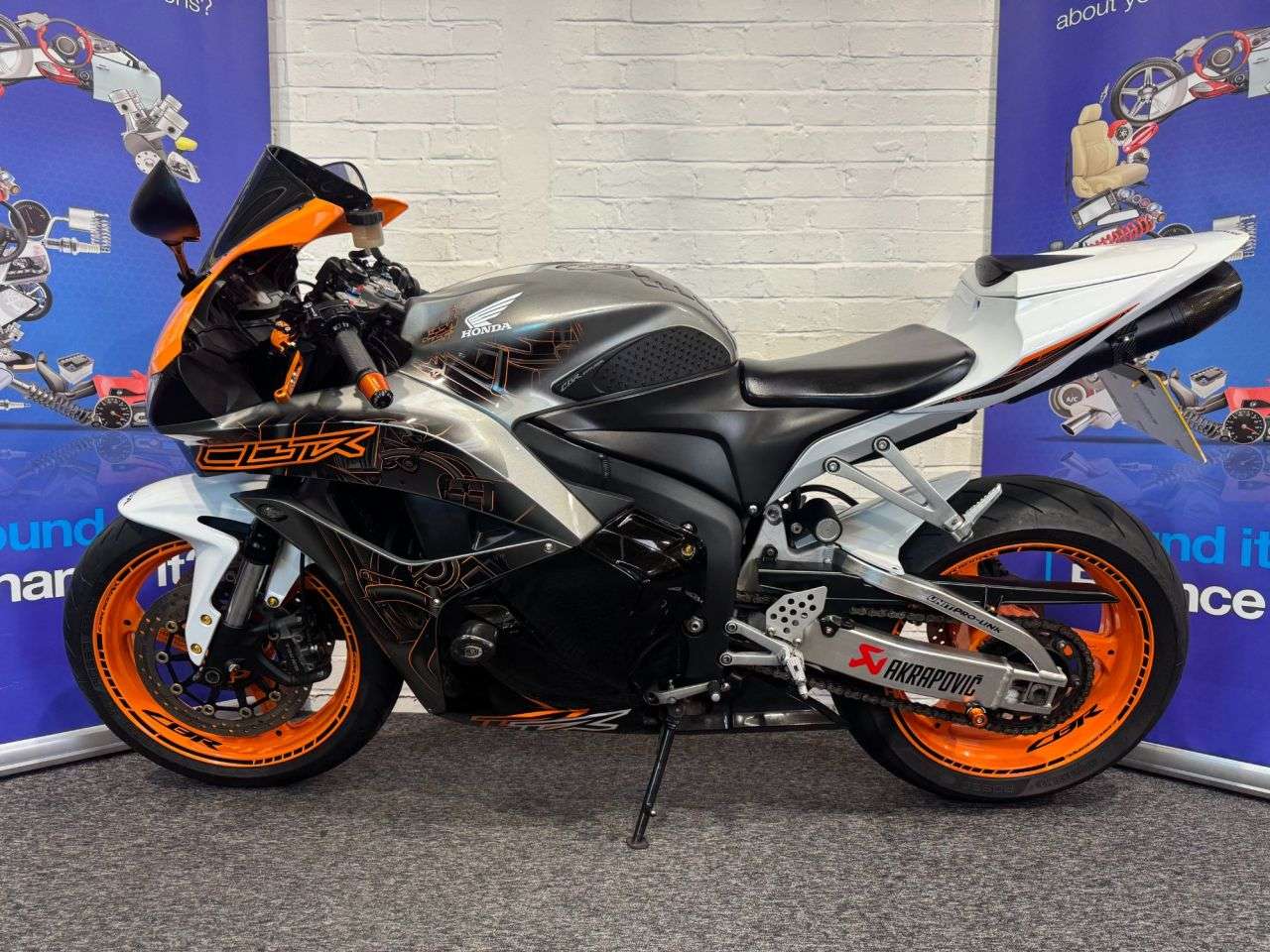 2011 HONDA CBR600RR 2011 HONDA CBR600RR