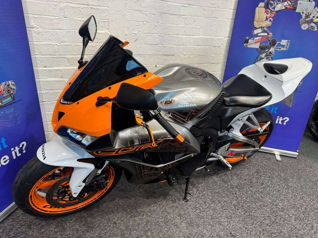 2011 HONDA CBR600RR 2011 HONDA CBR600RR