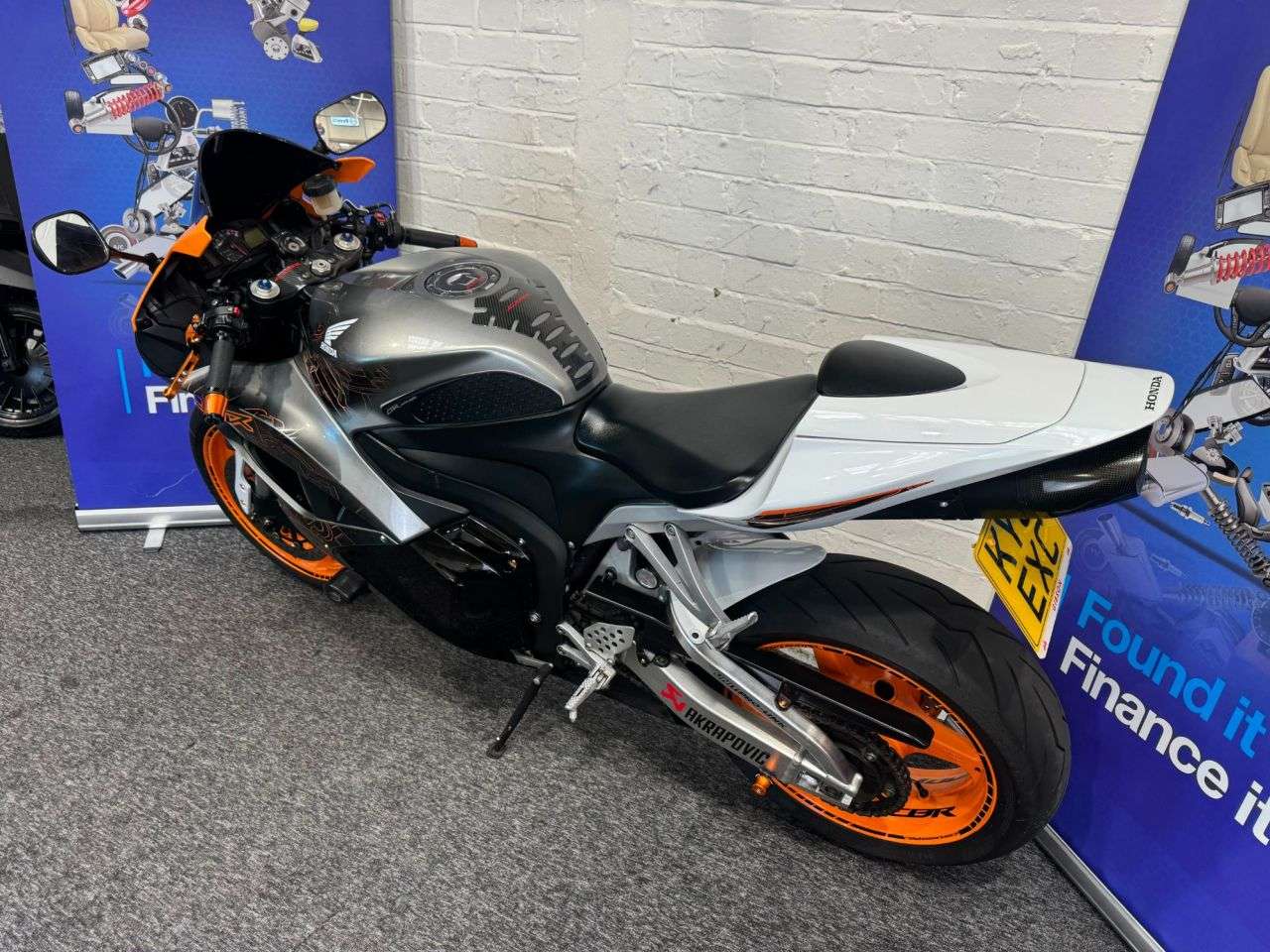 2011 HONDA CBR600RR 2011 HONDA CBR600RR