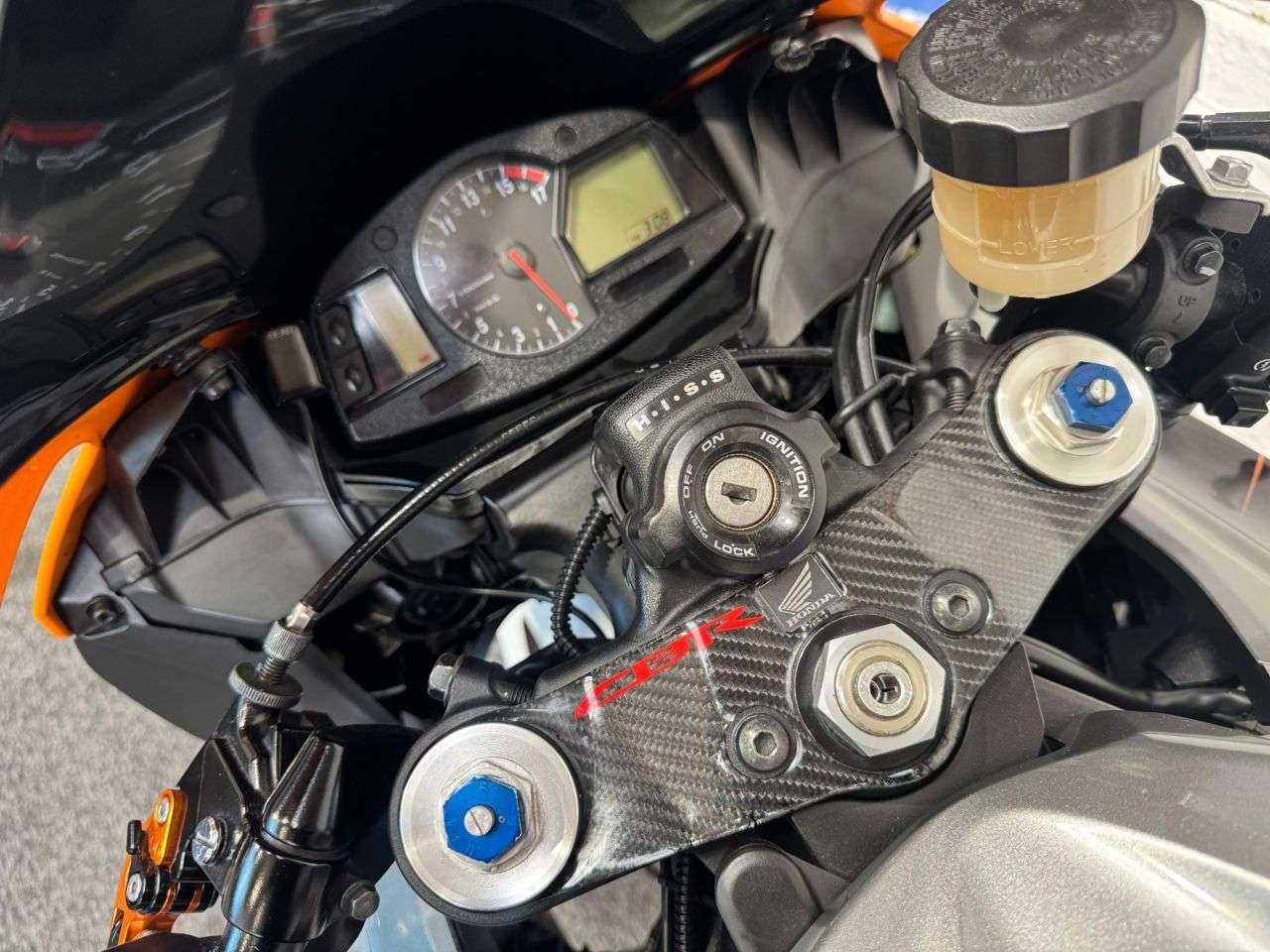 2011 HONDA CBR600RR 2011 HONDA CBR600RR