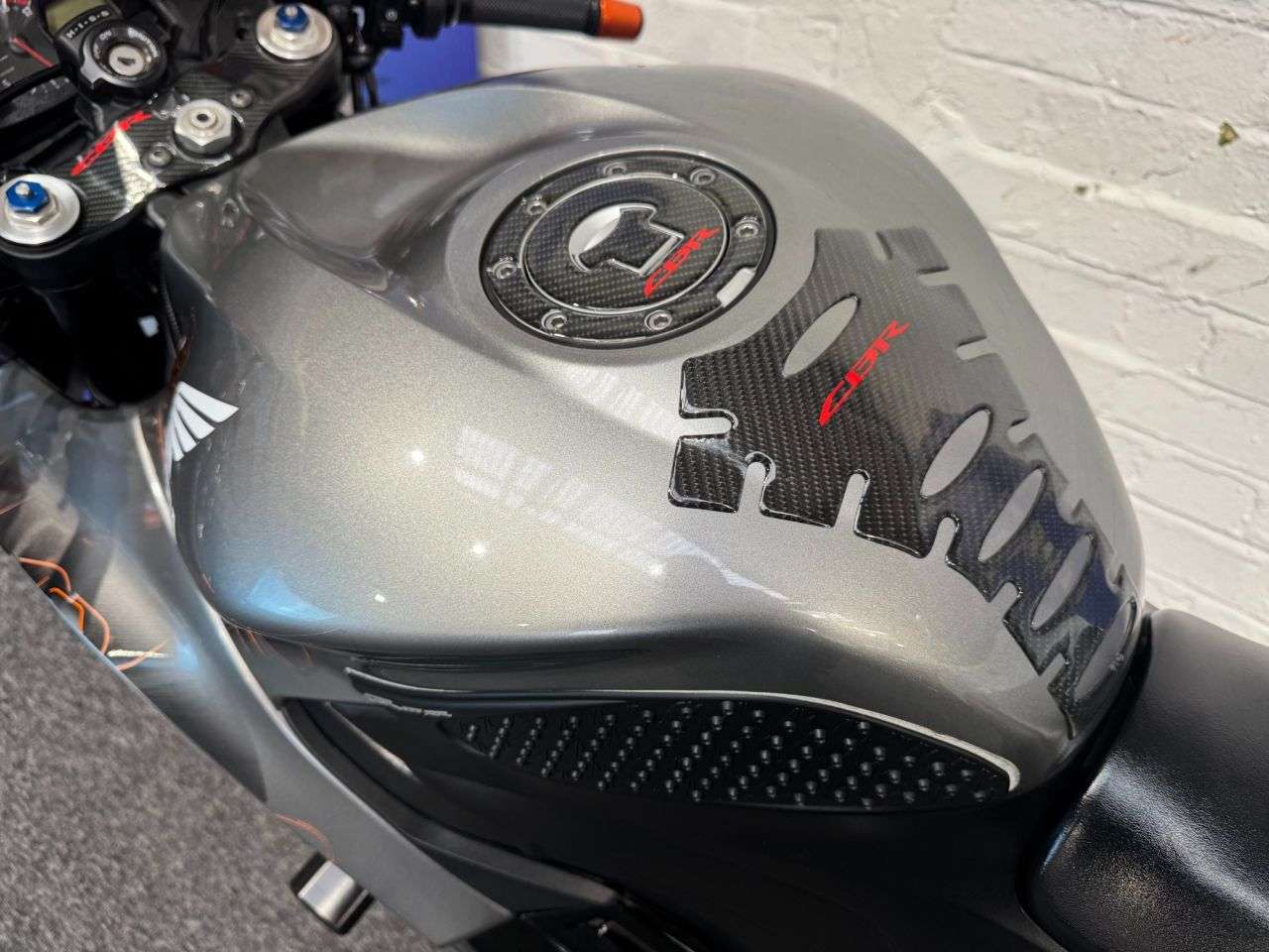 2011 HONDA CBR600RR 2011 HONDA CBR600RR