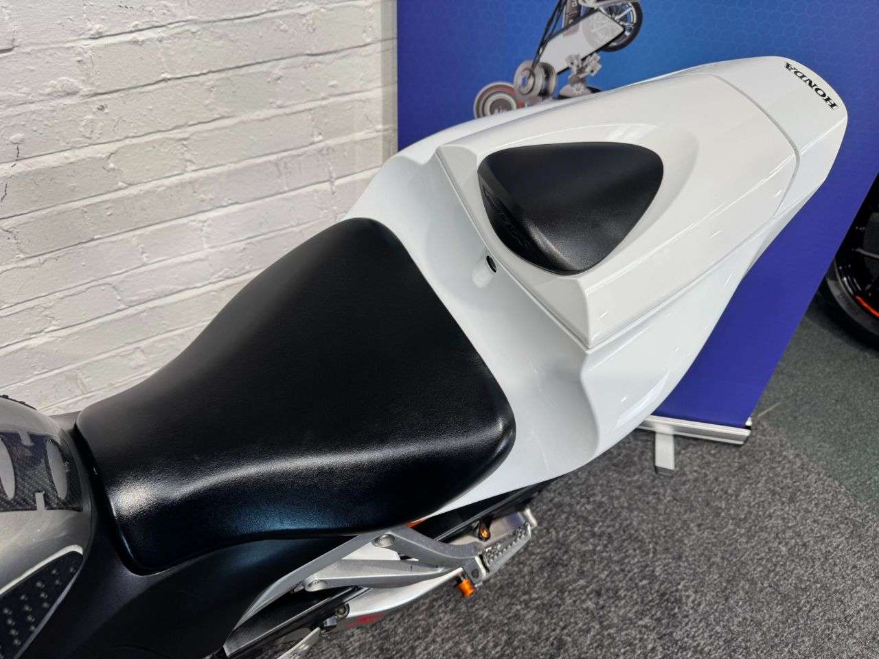 2011 HONDA CBR600RR 2011 HONDA CBR600RR