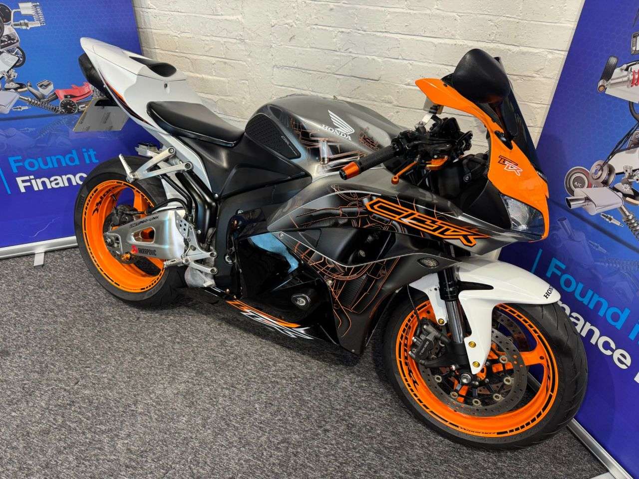 2011 HONDA CBR600RR 2011 HONDA CBR600RR