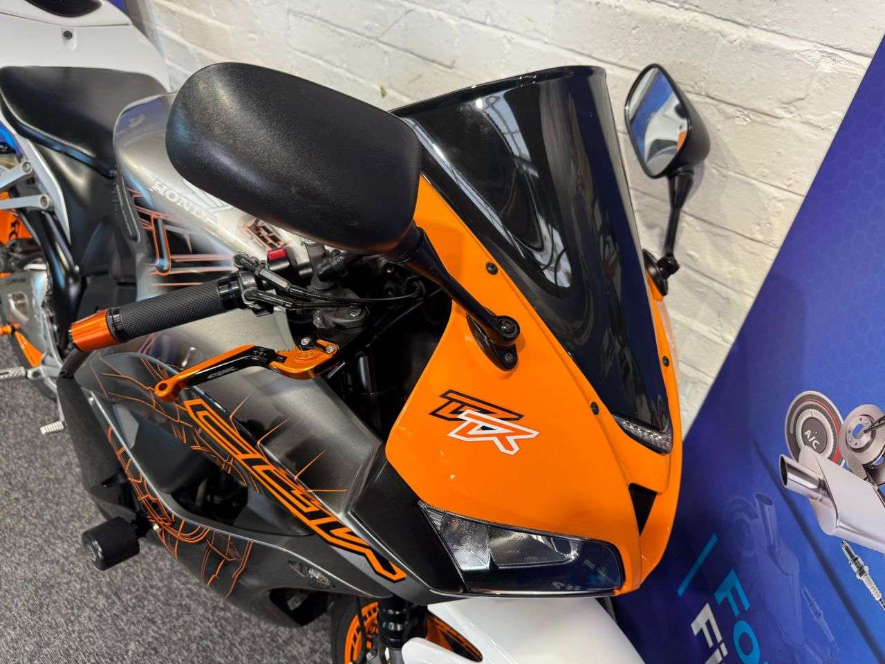 2011 HONDA CBR600RR 2011 HONDA CBR600RR