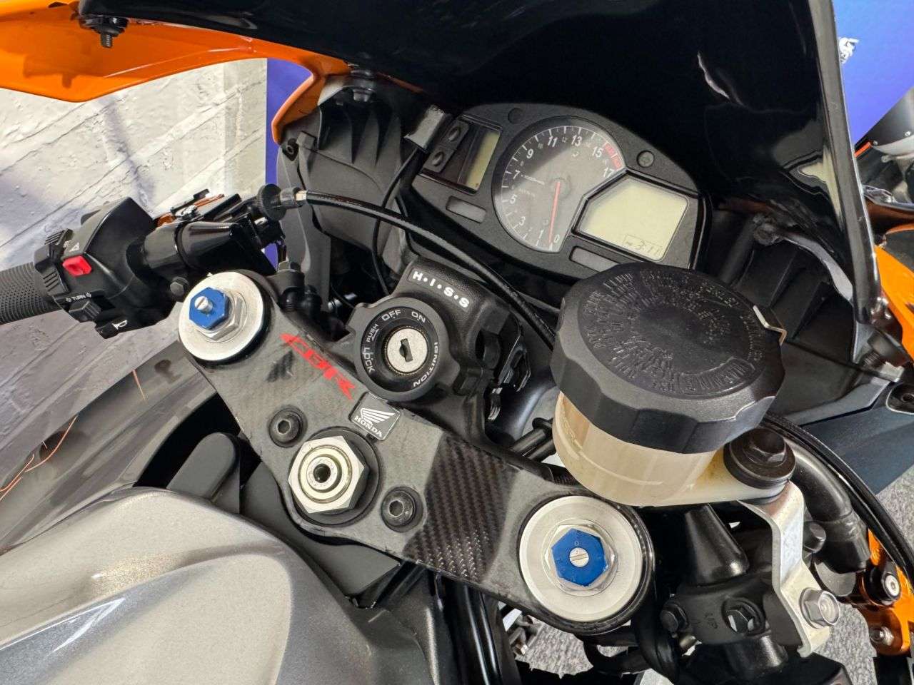 2011 HONDA CBR600RR 2011 HONDA CBR600RR