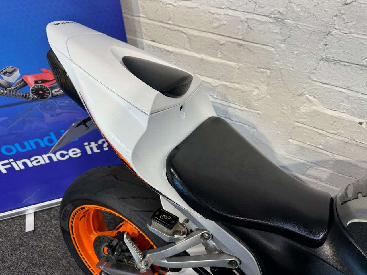 2011 HONDA CBR600RR 2011 HONDA CBR600RR