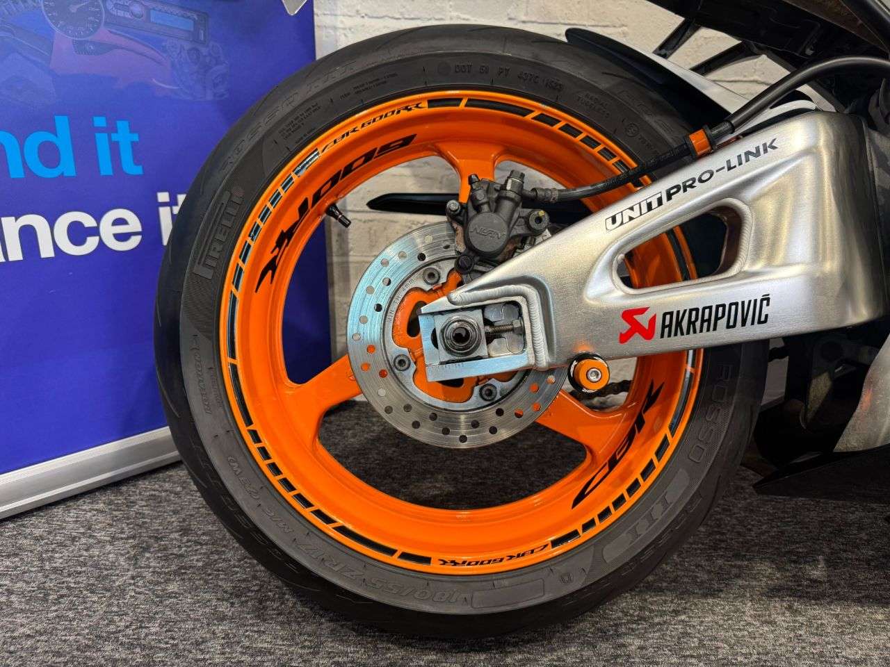 2011 HONDA CBR600RR 2011 HONDA CBR600RR