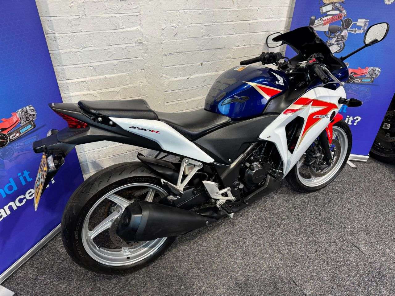 2015 HONDA CBR250R 2015 HONDA CBR250R
