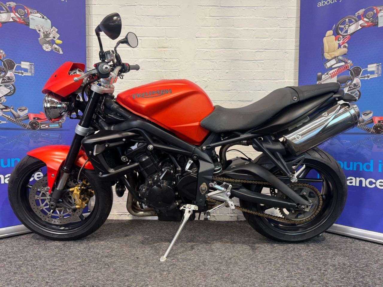 A 2010 TRIUMPH STREET TRIPLE 675 675 STREET TRIPLE FINANCE WARRANTY DELIVERY A 2010 TRIUMPH STREET TRIPLE 675 675 STREET TRIPLE FINANCE WARRANTY DELIVERY