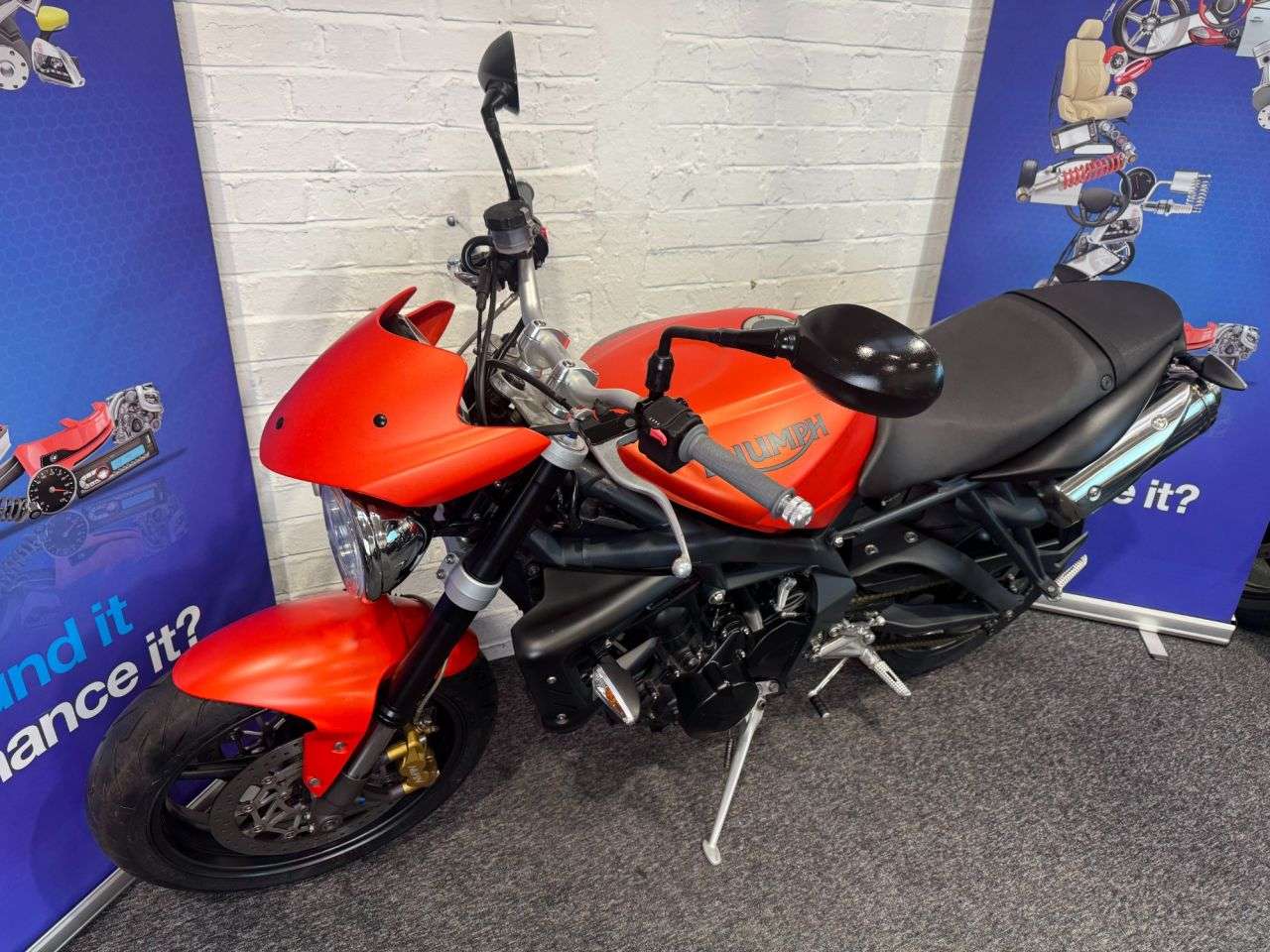 2010 TRIUMPH STREET TRIPLE 675 2010 TRIUMPH STREET TRIPLE 675