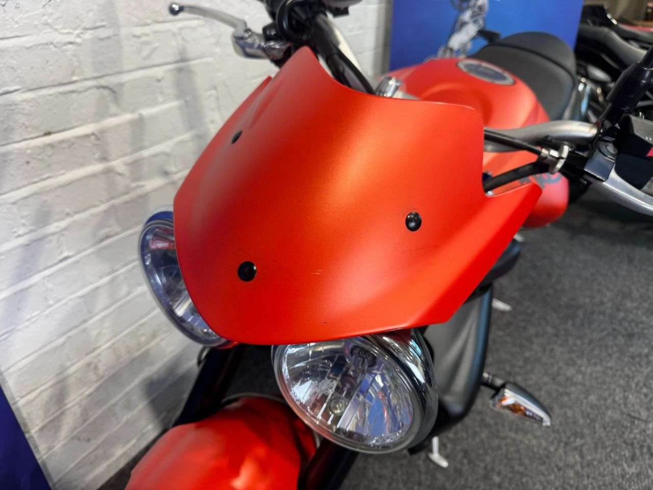 2010 TRIUMPH STREET TRIPLE 675 2010 TRIUMPH STREET TRIPLE 675