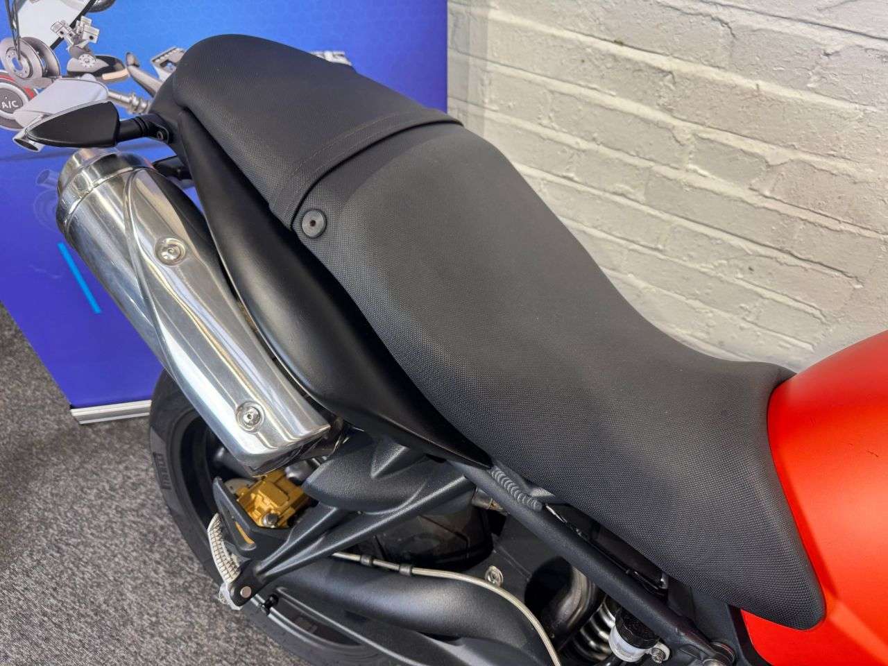 2010 TRIUMPH STREET TRIPLE 675 2010 TRIUMPH STREET TRIPLE 675