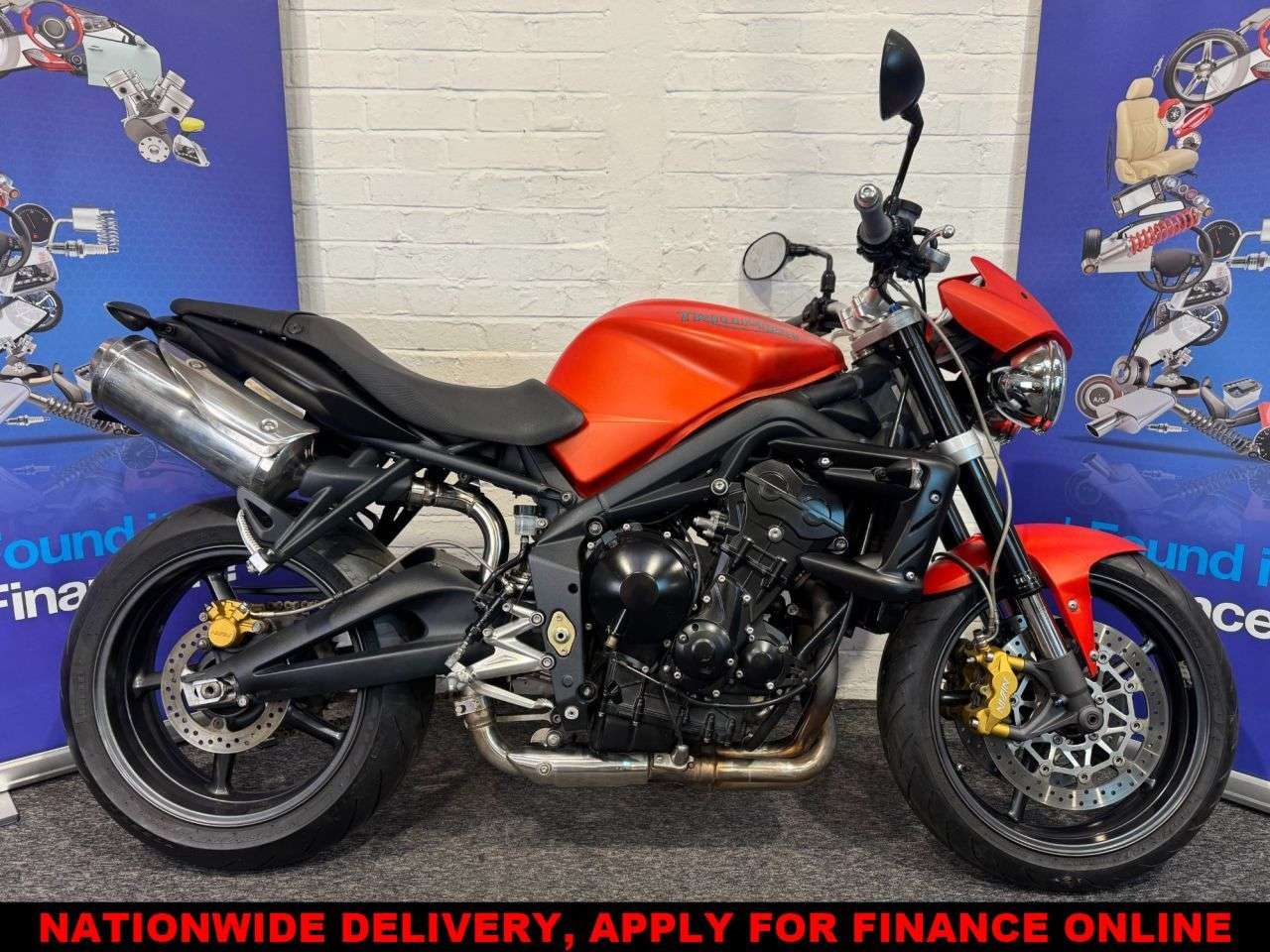 A 2010 TRIUMPH STREET TRIPLE 675 675 STREET TRIPLE FINANCE WARRANTY DELIVERY A 2010 TRIUMPH STREET TRIPLE 675 675 STREET TRIPLE FINANCE WARRANTY DELIVERY