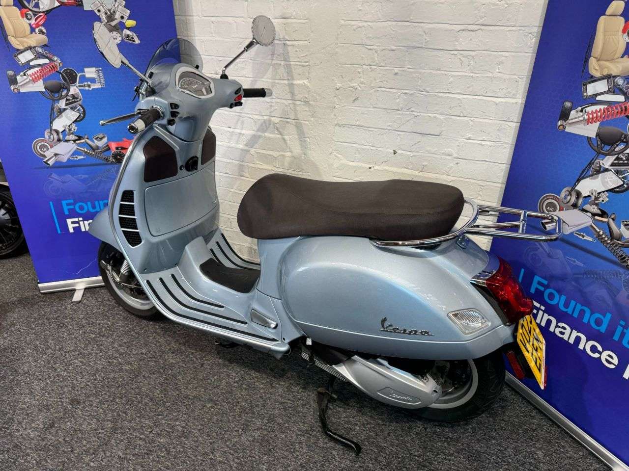 2023 PIAGGIO VESPA GTS 300 2023 PIAGGIO VESPA GTS 300