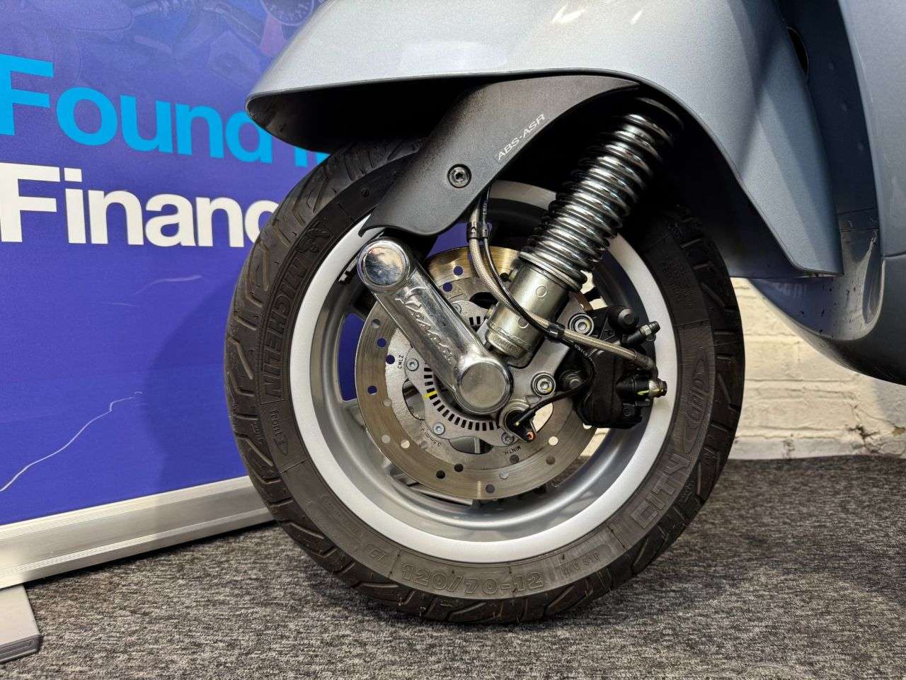 2023 PIAGGIO VESPA GTS 300 2023 PIAGGIO VESPA GTS 300