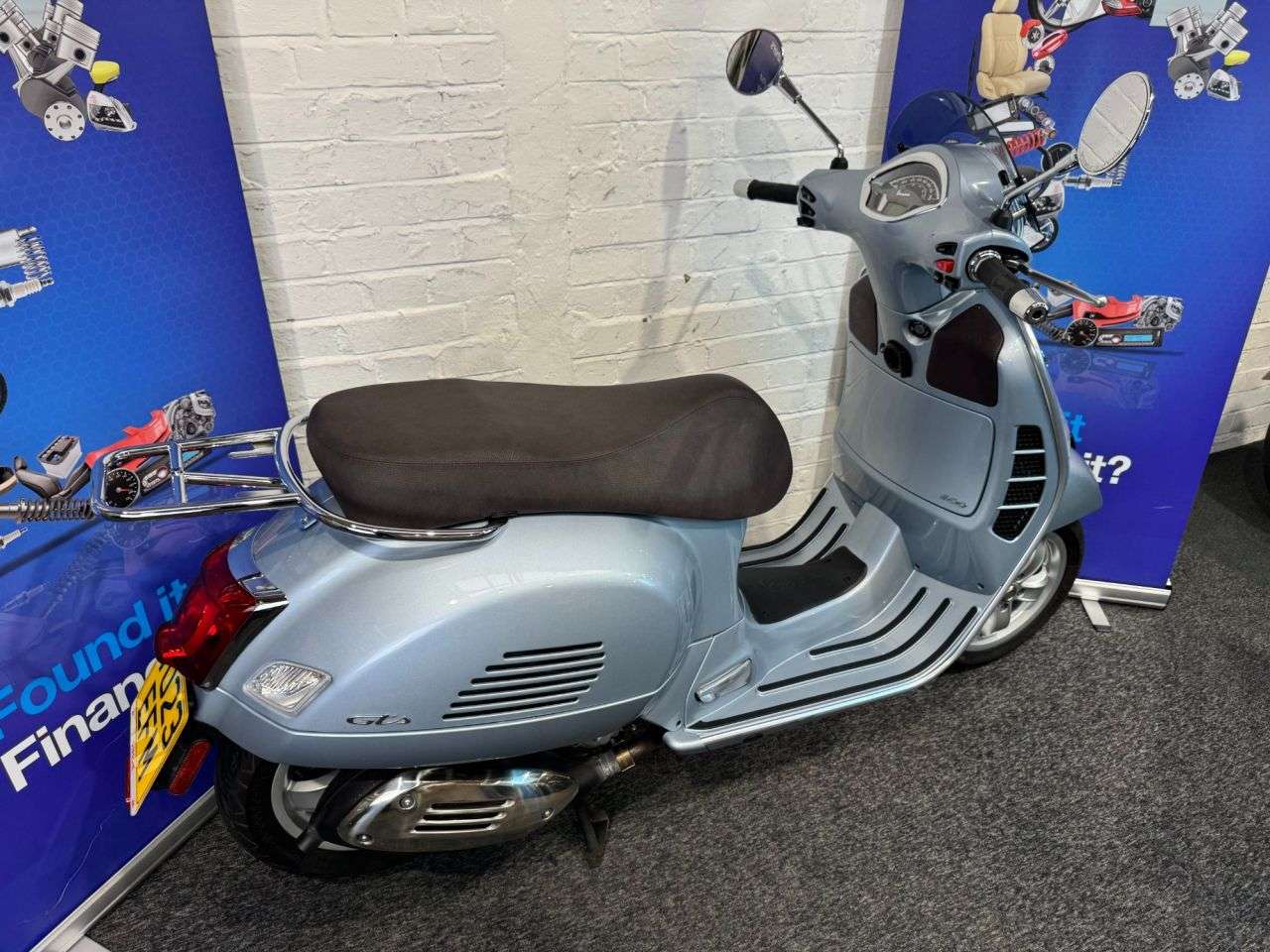 2023 PIAGGIO VESPA GTS 300 2023 PIAGGIO VESPA GTS 300