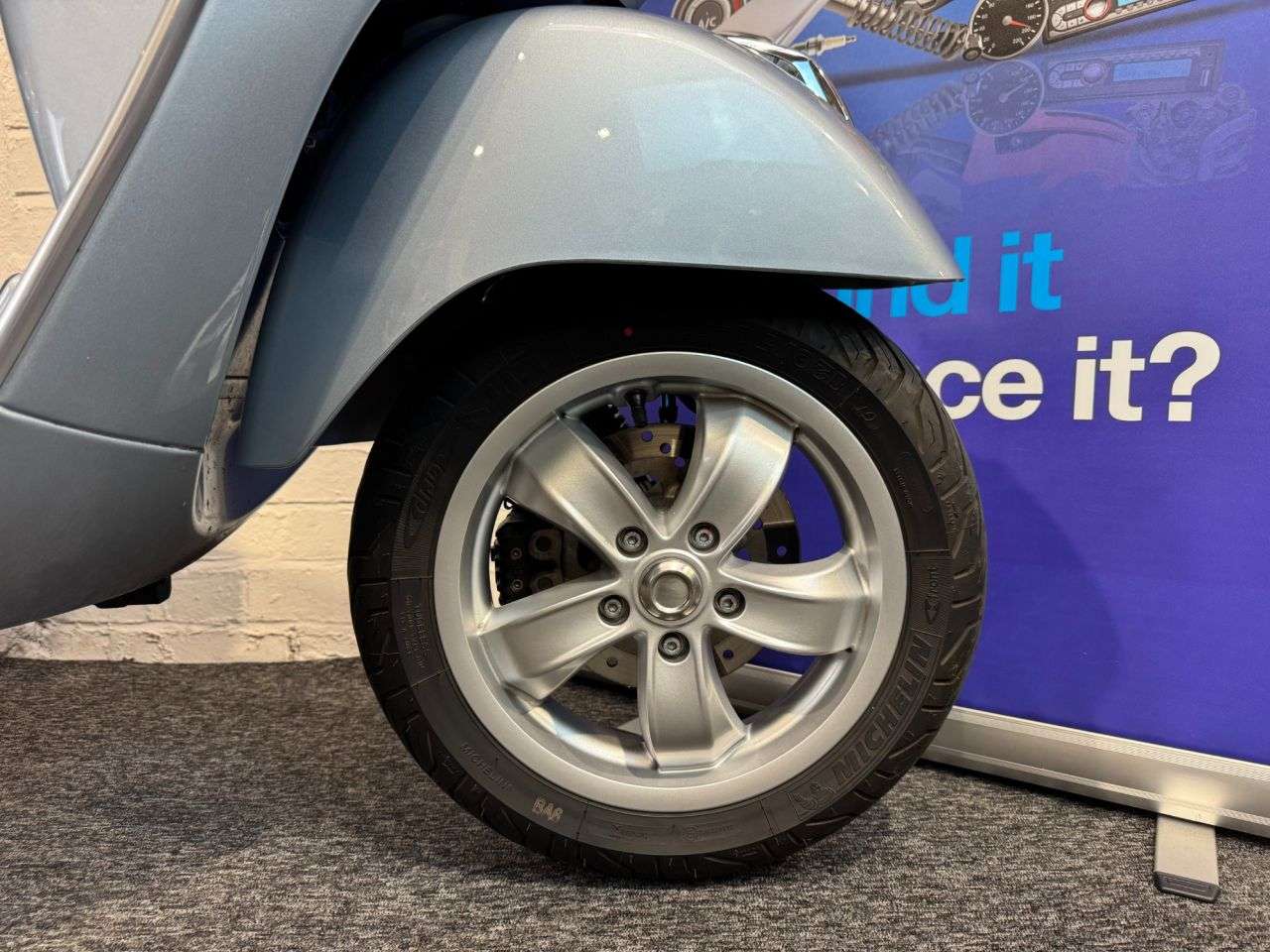 2023 PIAGGIO VESPA GTS 300 2023 PIAGGIO VESPA GTS 300