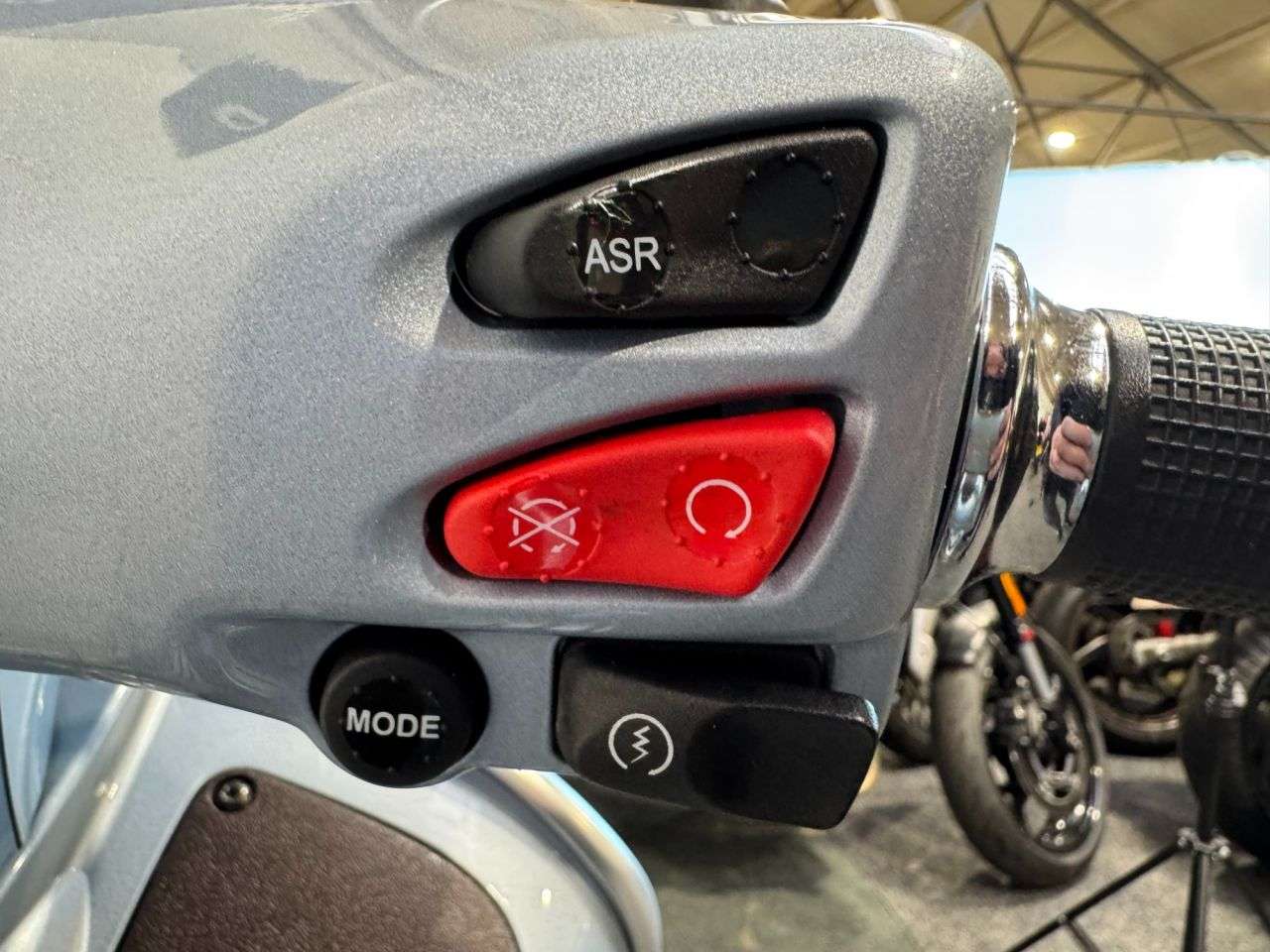 2023 PIAGGIO VESPA GTS 300 2023 PIAGGIO VESPA GTS 300