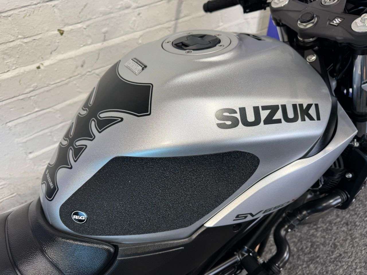 2022 SUZUKI SV650X 2022 SUZUKI SV650X