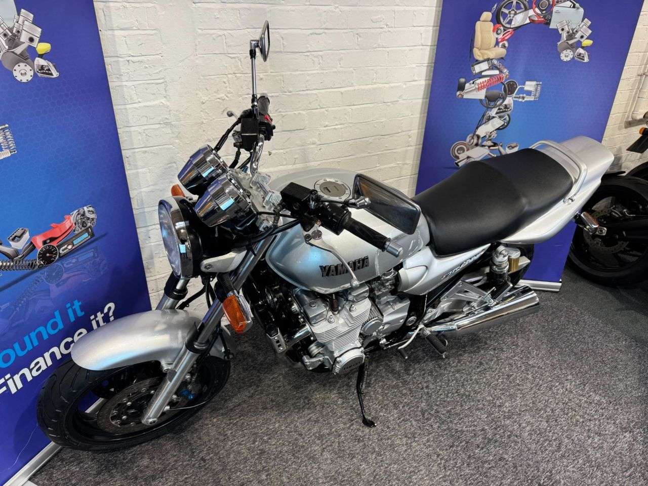 2000 YAMAHA XJR1300 2000 YAMAHA XJR1300