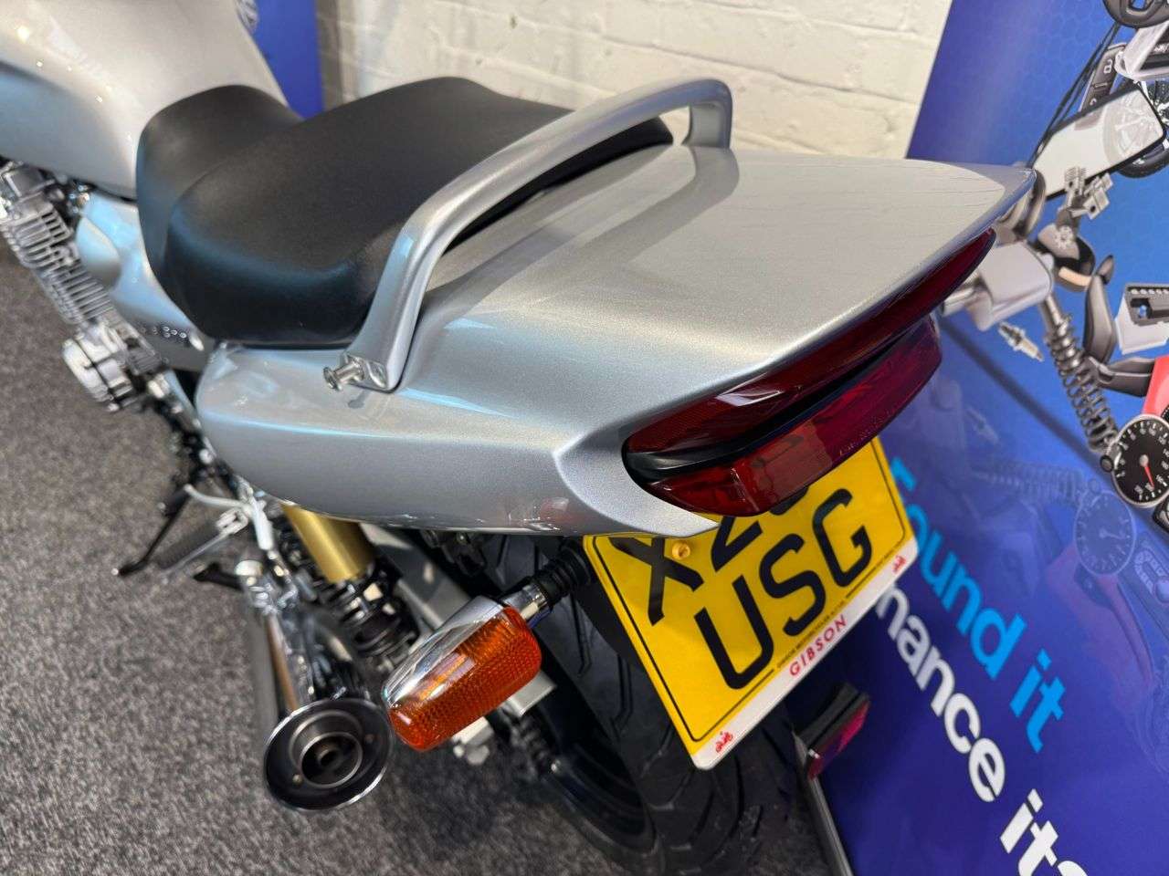 2000 YAMAHA XJR1300 2000 YAMAHA XJR1300