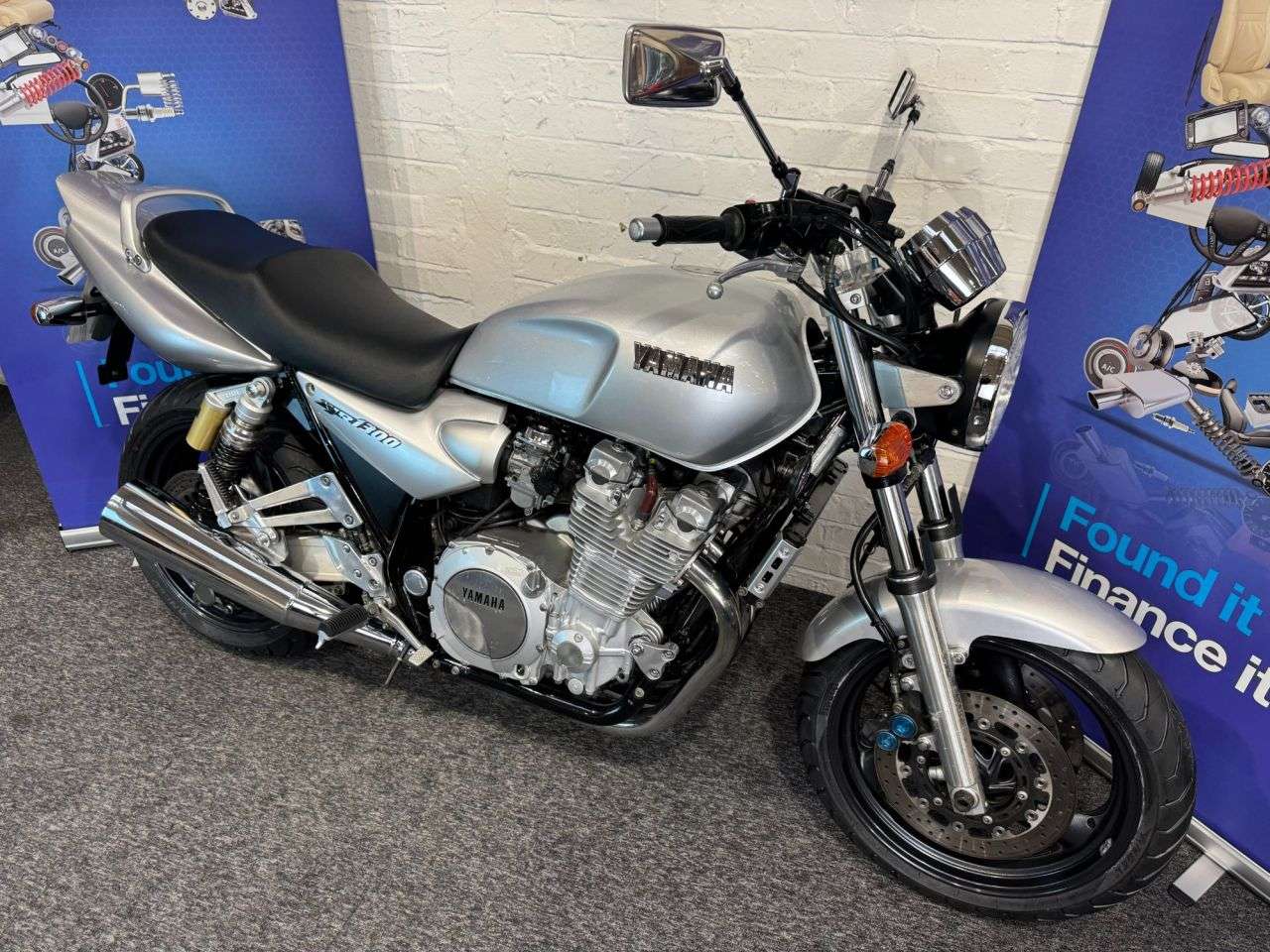 A 2000 YAMAHA XJR1300 XJR 1300 FINANCE WARRANTY DELIVERY A 2000 YAMAHA XJR1300 XJR 1300 FINANCE WARRANTY DELIVERY