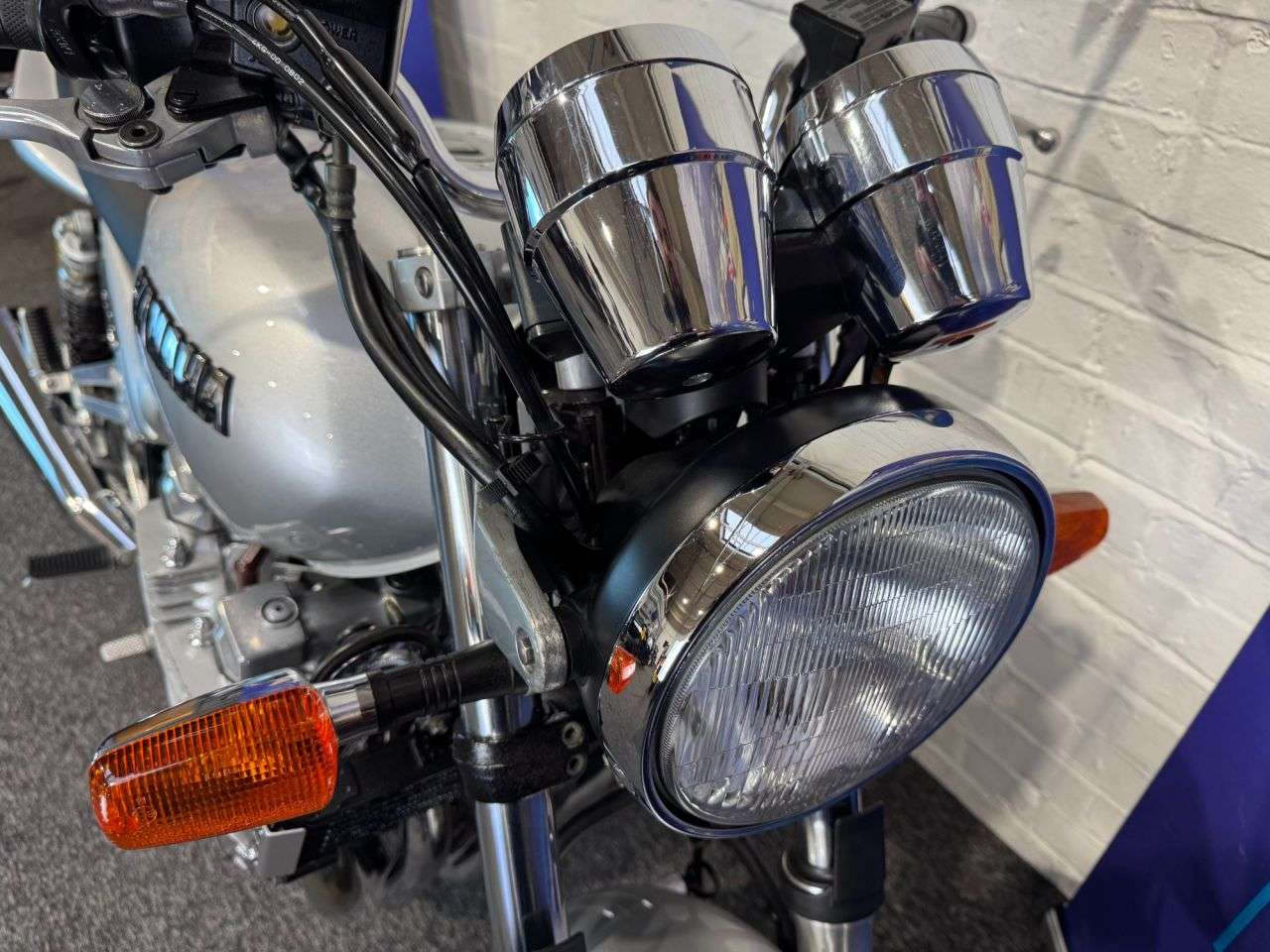 2000 YAMAHA XJR1300 2000 YAMAHA XJR1300