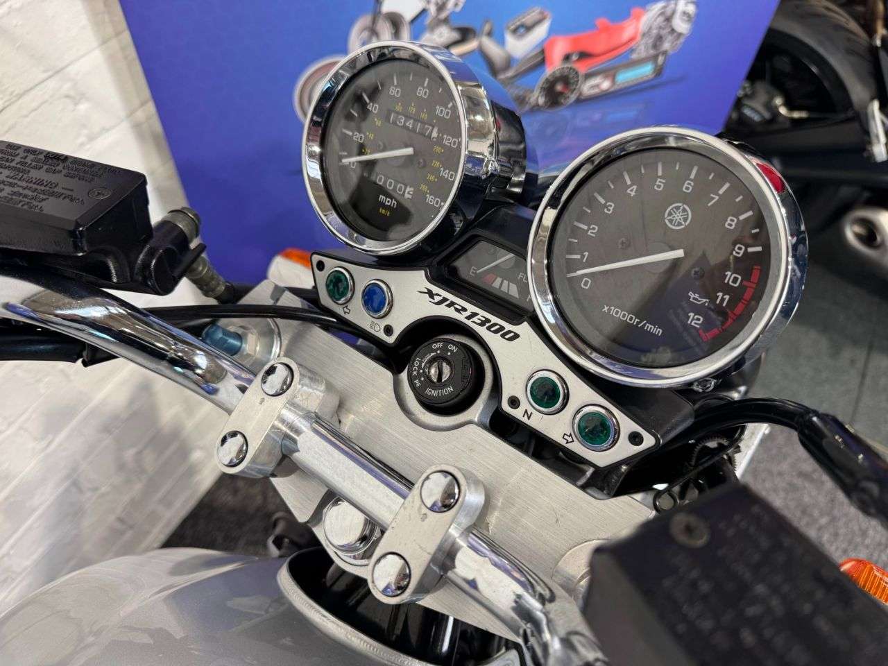 2000 YAMAHA XJR1300 2000 YAMAHA XJR1300
