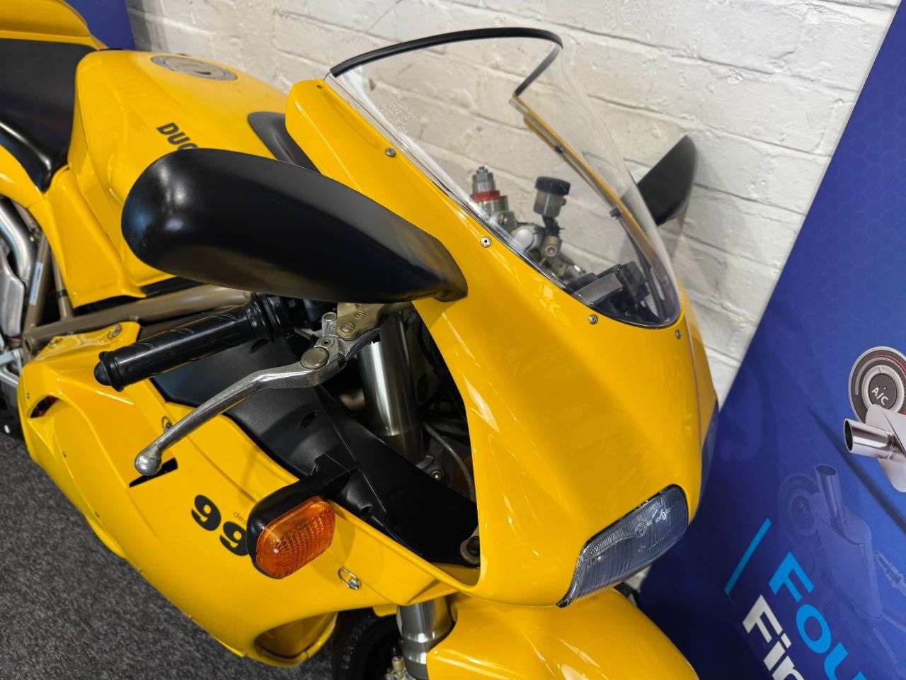 1999 DUCATI 996 1999 DUCATI 996