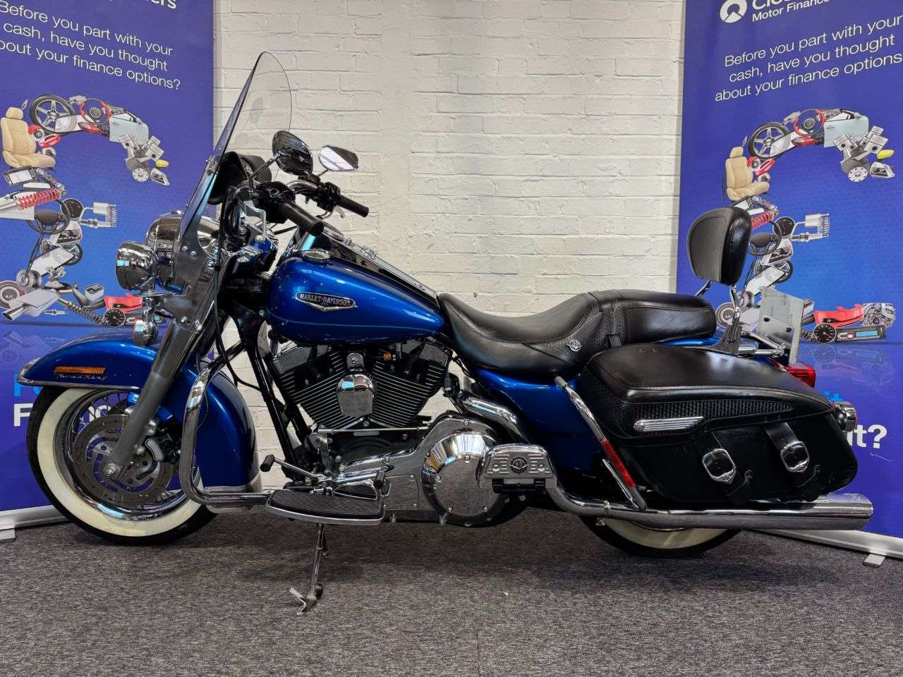 A 2005 HARLEY-DAVIDSON TOURING ROAD KING CLASSIC FINANCE WARRANTY DELIVERY A 2005 HARLEY-DAVIDSON TOURING ROAD KING CLASSIC FINANCE WARRANTY DELIVERY