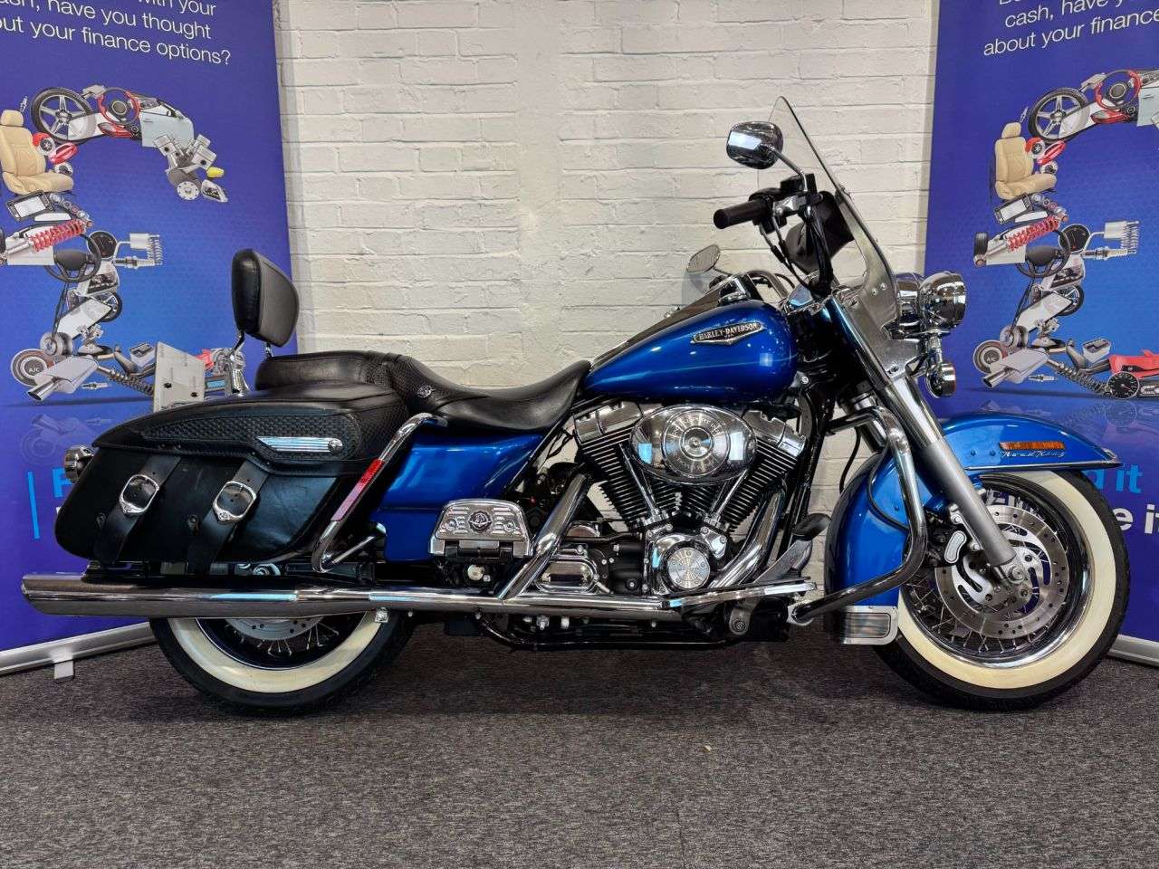 A 2005 HARLEY-DAVIDSON TOURING ROAD KING CLASSIC FINANCE WARRANTY DELIVERY A 2005 HARLEY-DAVIDSON TOURING ROAD KING CLASSIC FINANCE WARRANTY DELIVERY