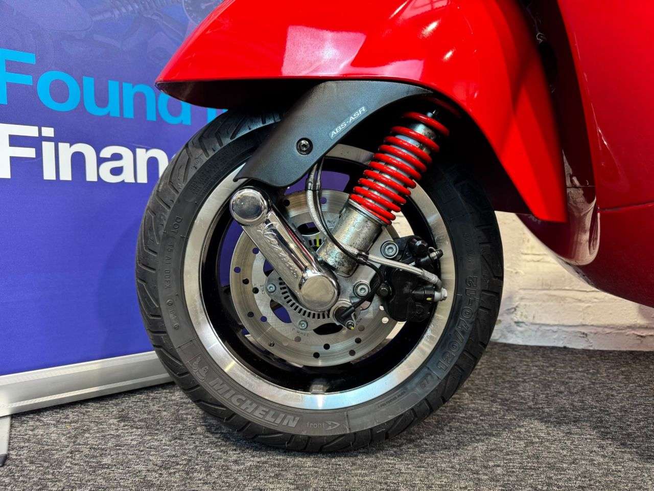 2018 PIAGGIO VESPA GTS 300 2018 PIAGGIO VESPA GTS 300