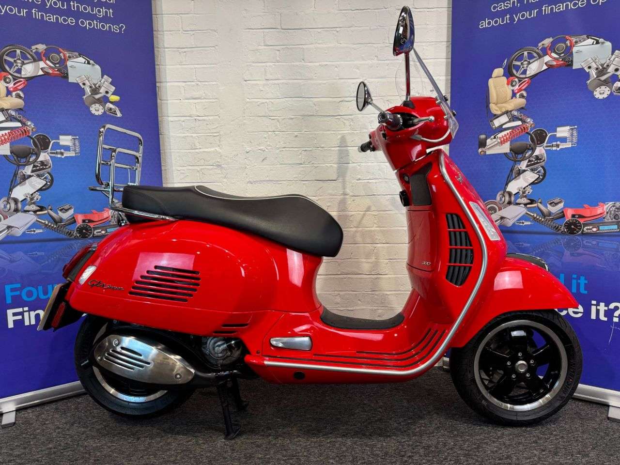 A 2018 PIAGGIO VESPA GTS 300 PIAGGIO VESPA GTS 300 SUPER ABS FINANCE WARRANTY DELIVERY A 2018 PIAGGIO VESPA GTS 300 PIAGGIO VESPA GTS 300 SUPER ABS FINANCE WARRANTY DELIVERY