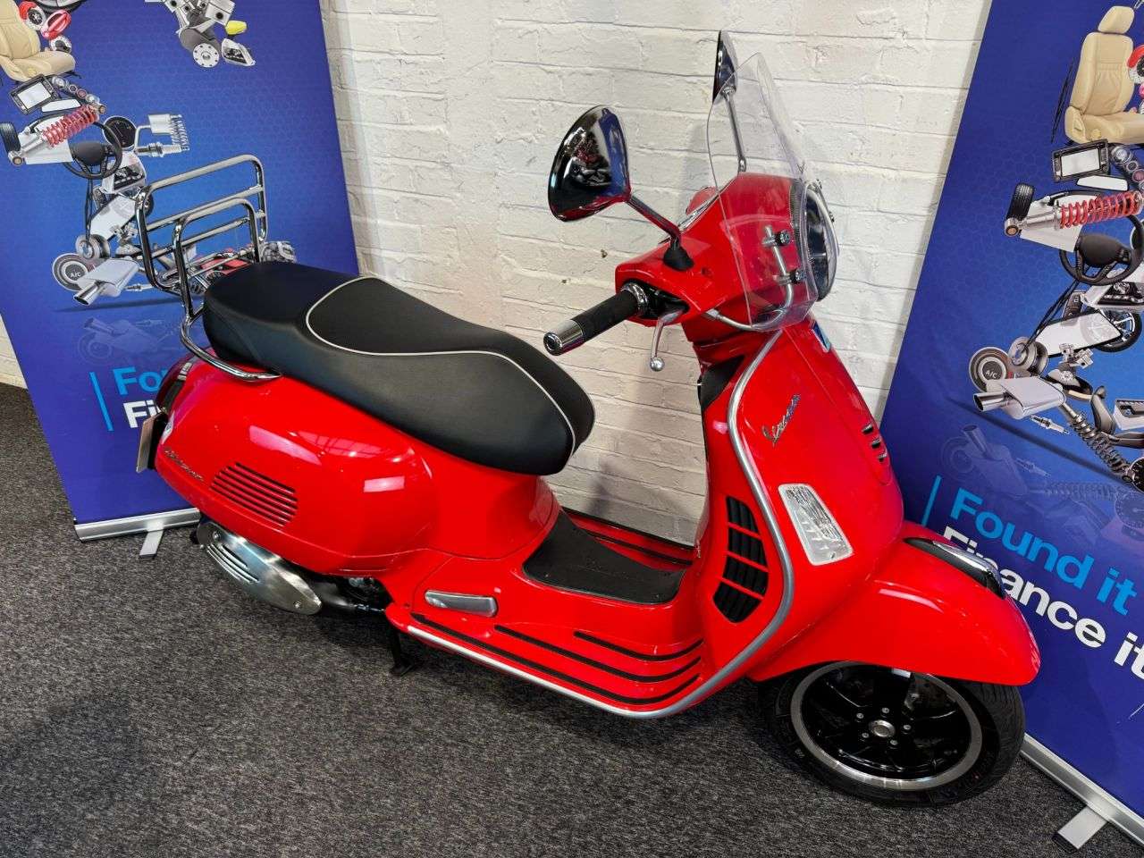 A 2018 PIAGGIO VESPA GTS 300 PIAGGIO VESPA GTS 300 SUPER ABS FINANCE WARRANTY DELIVERY A 2018 PIAGGIO VESPA GTS 300 PIAGGIO VESPA GTS 300 SUPER ABS FINANCE WARRANTY DELIVERY
