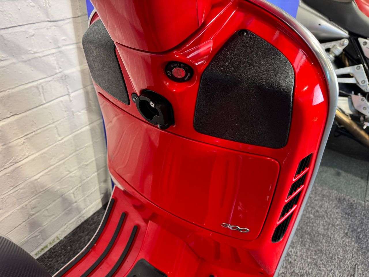 2018 PIAGGIO VESPA GTS 300 2018 PIAGGIO VESPA GTS 300