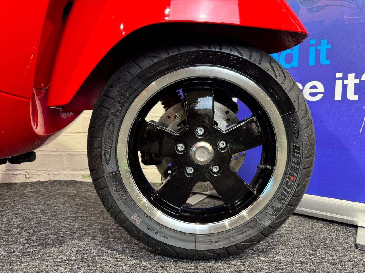 2018 PIAGGIO VESPA GTS 300 2018 PIAGGIO VESPA GTS 300