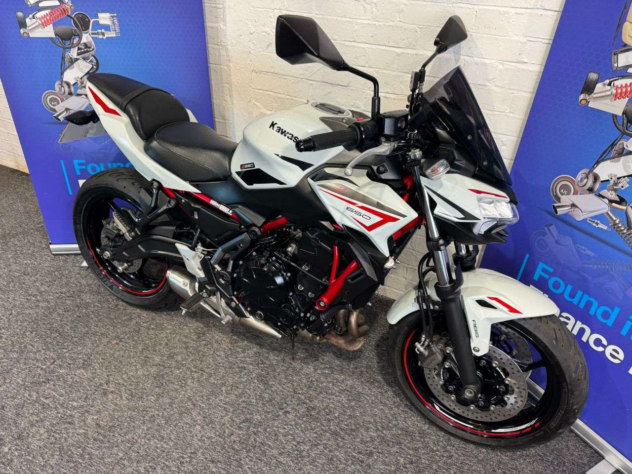 A 2022 KAWASAKI Z650 Z650 FINANCE WARRANTY DELIVERY A 2022 KAWASAKI Z650 Z650 FINANCE WARRANTY DELIVERY