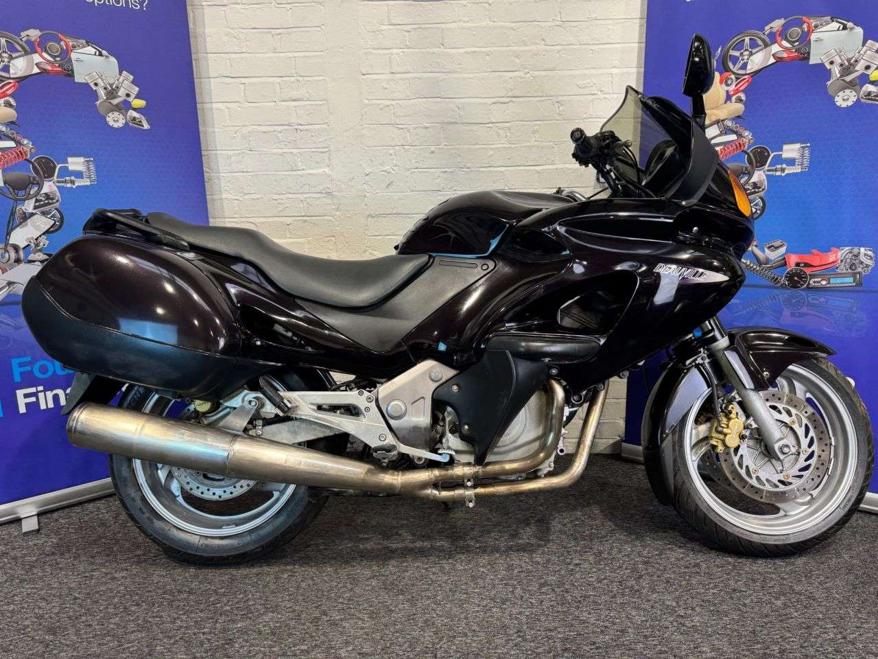 A 1999 HONDA NT650V DEAUVILLE NT650V DEAUVILLE FINANCE WARRANTY DELIVERY A 1999 HONDA NT650V DEAUVILLE NT650V DEAUVILLE FINANCE WARRANTY DELIVERY