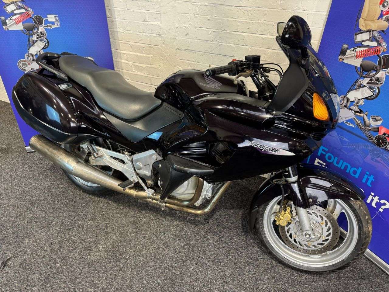 A 1999 HONDA NT650V DEAUVILLE NT650V DEAUVILLE FINANCE WARRANTY DELIVERY A 1999 HONDA NT650V DEAUVILLE NT650V DEAUVILLE FINANCE WARRANTY DELIVERY